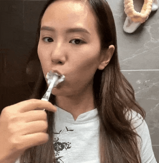 teeth whitening toothpaste